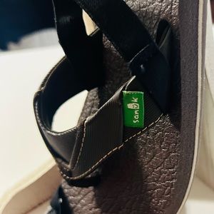 Little Boys “Sanuk” Sandals*
Worn Once** Like Brand New
Size: Kids 9/10 • $12